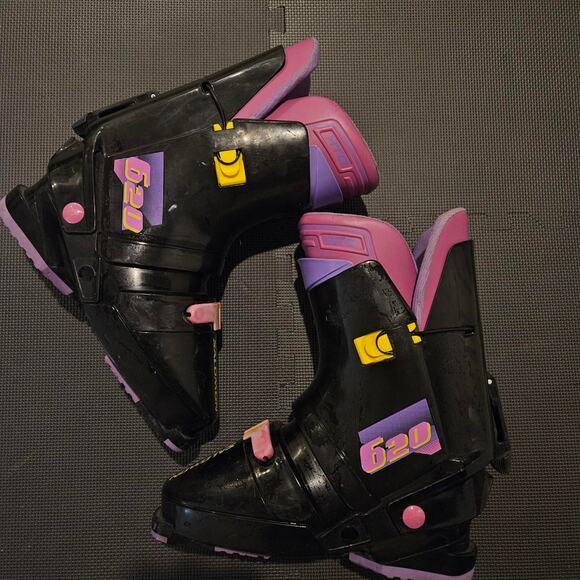 Vintage 80s style Solomon 620 Ski boots - Picture 1 of 4